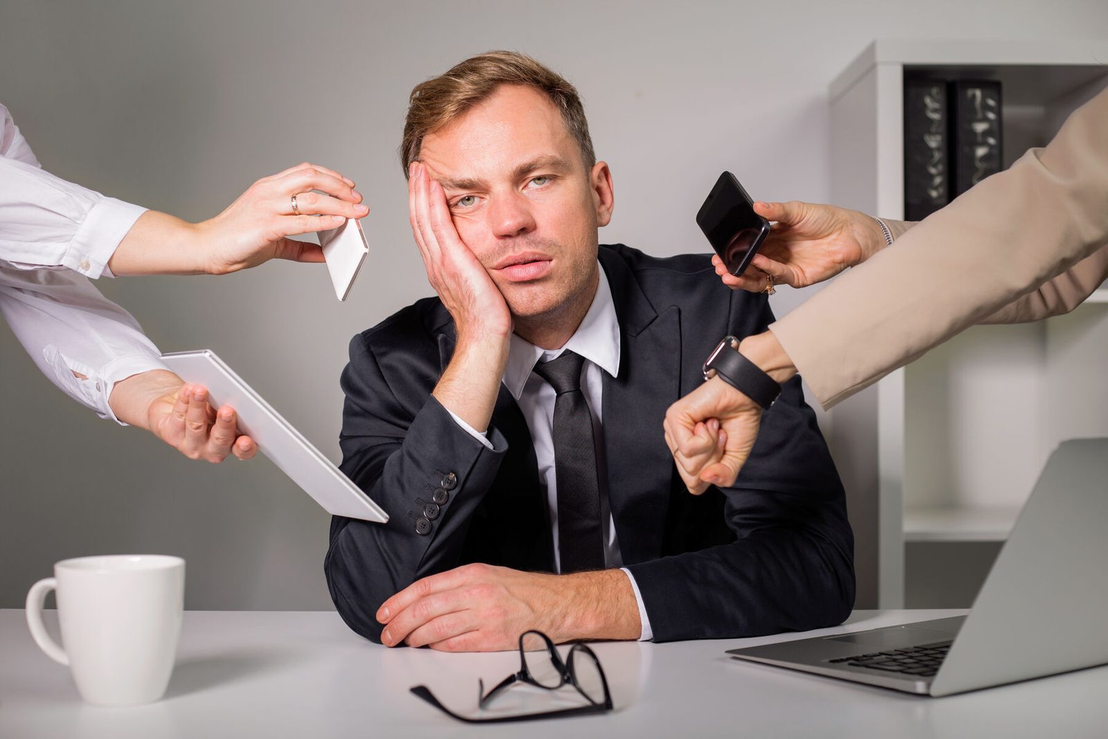 A person using artificial intelligence during a bounded work session