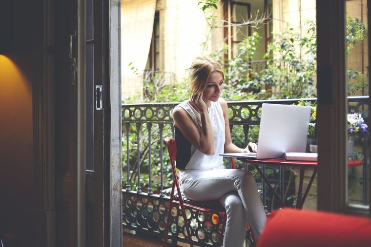 Balcony laptop