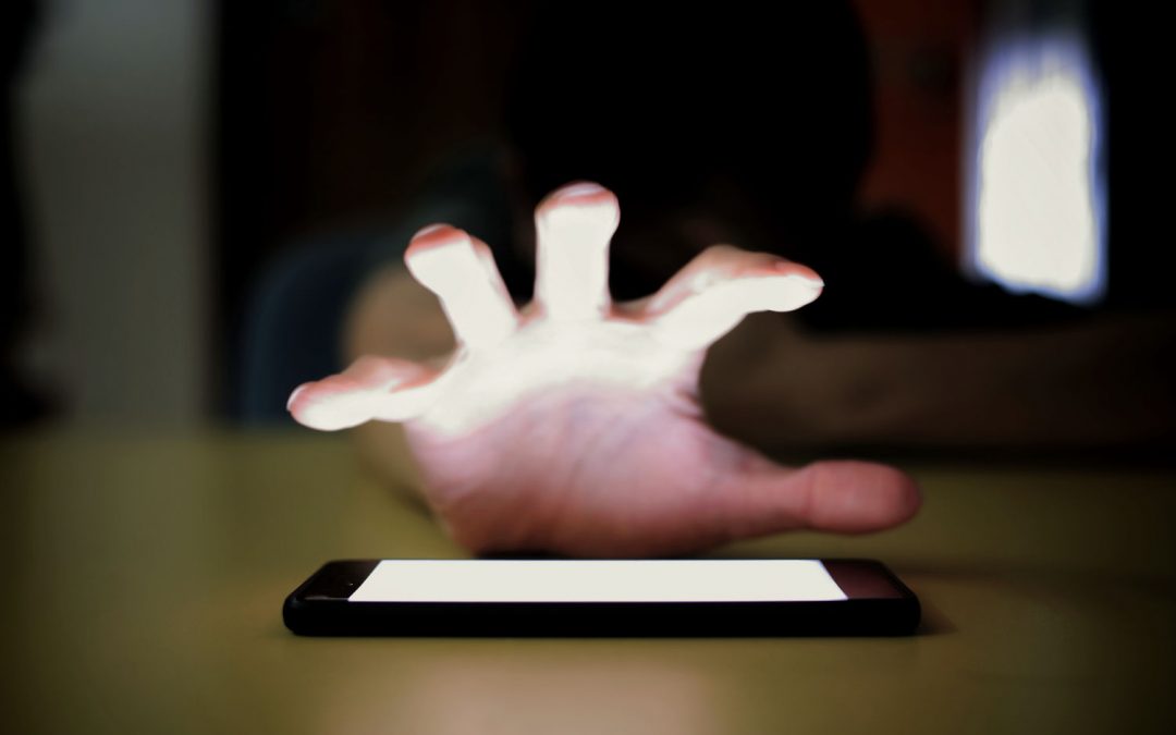 8 Ways Facebook Gets Us Addicted